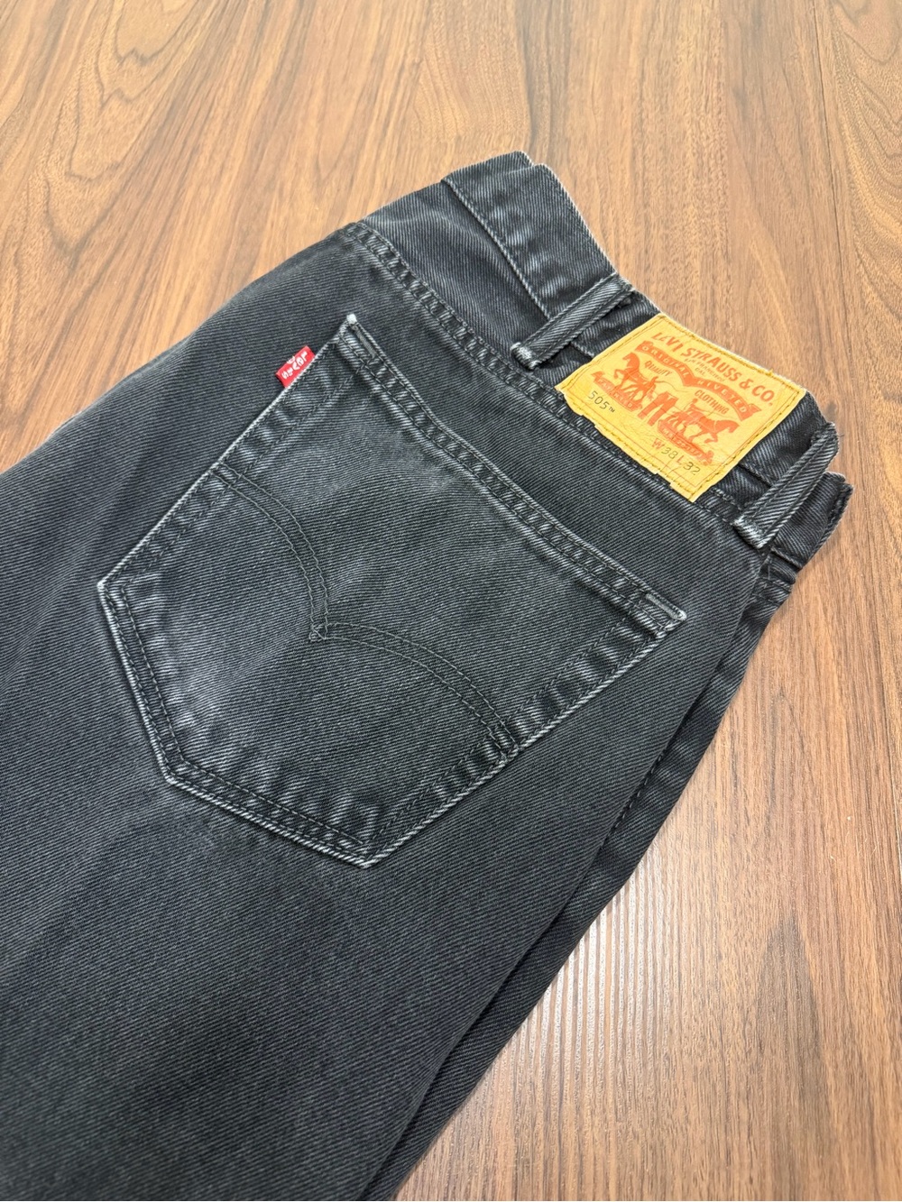Levis 505 straight leg Jeans Men’s 38x32 Faded Black vintage wash